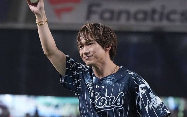 「フォーム完璧すぎ」　超人気アーティストの112キロ“剛球”に騒然「ヤバすぎ」