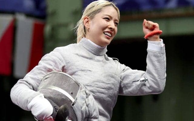 “金髪美女剣士”の豪快投球「めっちゃカワイイ」　パリ五輪で脚光…3年での変化にも注目