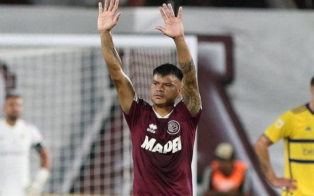 プスカシュ賞候補のスーパーゴール！　ラヌースFWが後半終了間際に劇的決勝点の圧巻バイシクル弾！