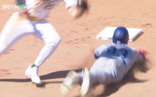 なんてこった！ 大谷翔平の“目の前”で痛恨ミス…まさかの暴走にファン落胆「一塁にいるだけでいいのに…」