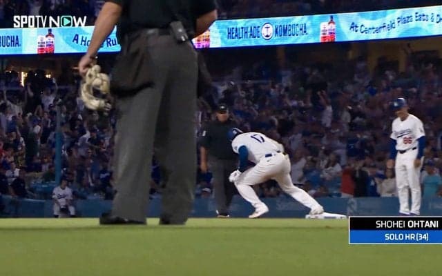 大谷翔平、34号ソロ弾で“180度ターン” まさかの一塁踏み直し 「デジャブ」「もうセレブレーションにすれば」今季2度目“珍事”の瞬間