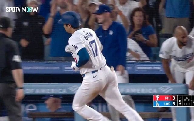 まさに神様、ショウヘイ様！ 大谷翔平に異例の“最敬礼” 「名前覚えた！」ド軍ベンチのひと幕にSNS大注目