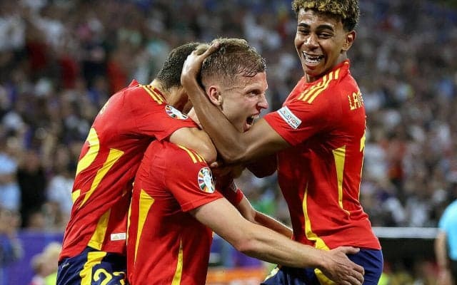 ダニ・オルモのバルセロナ帰還が決定的に！　総額97億円でクラブ間＆個人間双方で合意