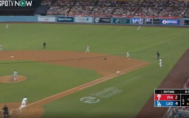 アイツ、何してんだよ！ 大谷翔平、188キロ“高速打球”でハプニング発生　ボールボーイに“異変”が起きる… ファン騒然「どこに行くんだw」「どんだけ走るつもりなんだ」