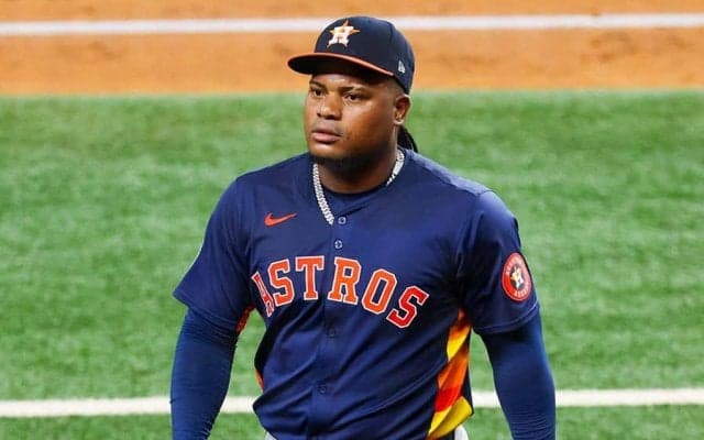 アストロズ・バルデス、9回2死からノーヒッター逃し呆然　シーガーに痛恨被弾