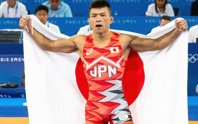 パリオリンピック男子レスリング　文田健一郎は金メダルとともに「世界一強いお父さん」の称号を手に入れた