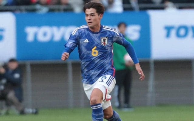 佐野海舟のプレーにマインツ指揮官「プレーを見ることができて良かった」、ボランチの一角に置く構想も新たな問題