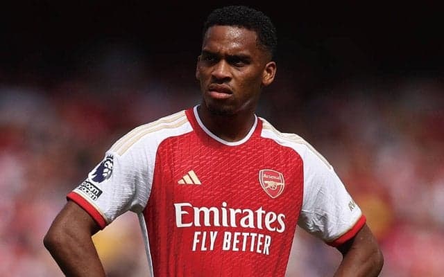 慎重な起用がしばらく続く？ 昨季重傷のティンバーについてアルテタ監督「負担をかけたくない」