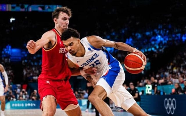 パリ五輪開催国のフランスがW杯王者のドイツを撃破…地元での初優勝をかけて決勝へ