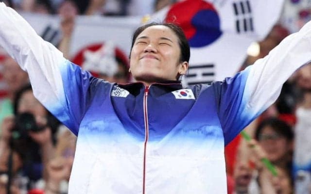 韓国震撼の一大事へ！ バド女子金メダリストの“爆弾発言”に協会は「軋轢はない」と真っ向否定も逆風は強まる【パリ五輪】