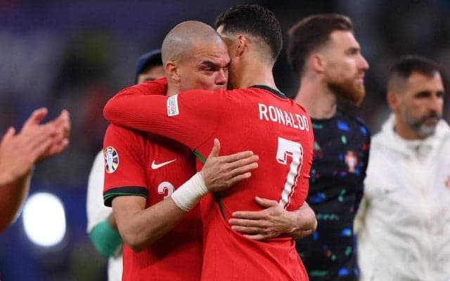 C・ロナウドが引退ペペへ…「最大の功績は君との友情と尊敬」　先のユーロ敗退時には抱擁する姿