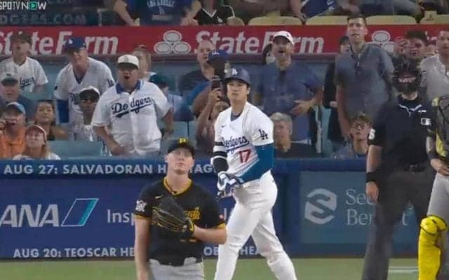 大谷翔平の“爆音”ホームランでバックネット裏ファンが“お口あんぐり”に…衝撃弾に視聴者も驚愕「すごい音した」「スタジアム大歓声だな」