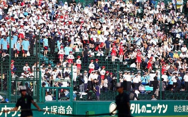 甲子園応援団にハプニング　高速道路渋滞で到着遅れる…掛川西-日本航空の第4試合