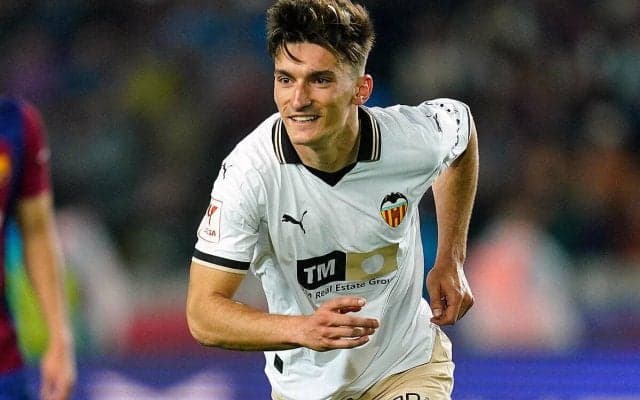 中盤の主力流出危機にあるソシエダ、国内屈指の守備的MFに関心か？