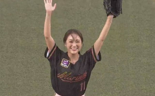 マリンに降臨した美女に場内虜　抜群スタイルから豪快投球…人気歌手にファン大喝采