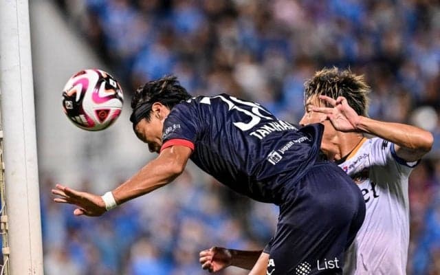 J2首位攻防戦は痛み分けで横浜FCが首位陥落 長崎の2倍のシュートを放つもゴールネットを揺らせず……両チームが揉みあいとなって長崎コーチが退場に