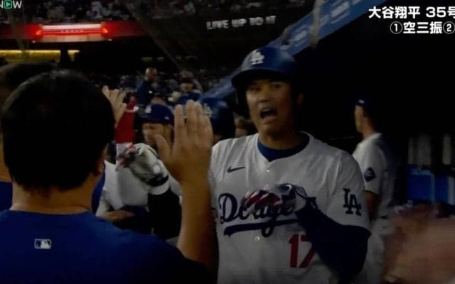 ネット騒然！ 大谷翔平、大変なことになる… 高速アーチ直後にベンチで見せた姿が話題に「えっ？ｗ」「テンション高すぎ」
