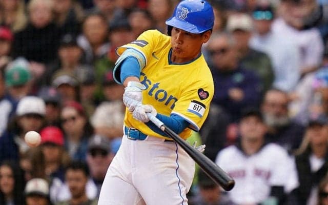 吉田正尚、“痛烈176キロ”7号ソロ　130m弾に本拠地大歓声…好調アピール、3番起用に応える