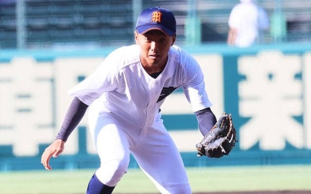 夏の甲子園で見つけた逸材！ 宮崎商の遊撃手・中村奈一輝の遠投に浅尾拓也の姿がダブって見えた