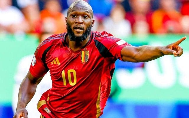 ナポリはやはりルカクが欲しい…今夏も370億円以上投資し選手売却が必須のチェルシーとのせめぎ合いに