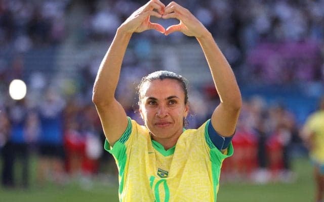 「とても誇らしい」6度目オリンピックで3個目の銀メダル…38歳のレジェンド、ブラジルFWマルタは晴れやかに国際舞台を去る中で批判する人々へ「何の恩義も感じたことはない」