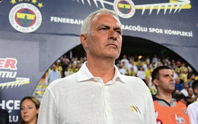 モウリーニョ61歳はトルコでも“らしさ”全開「良いパフォーマンスだった。ウチではなく主審がな」