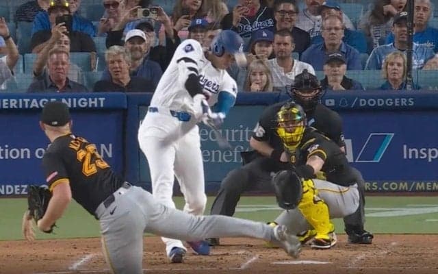 「意味がわからない」大谷翔平、バットの先なのに“打球速度183キロ”でバックスクリーン… “怪力ロケット弾”がヤバすぎると話題に「人間とは思えない」