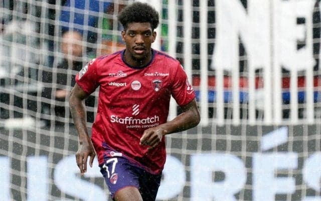 レッチェがリーグ・アン67試合に出場のクレルモンのDFペルマールをレンタルで獲得