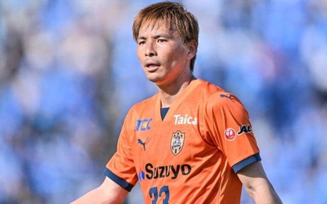 【J2「真夏の進化」】清水、乾の絶妙ターン＆スルーパス先制点から4点奪取圧勝 夏バテ知らずの攻撃力で首位浮上(1)