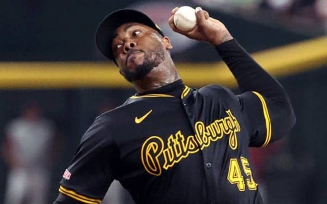 人類最速左腕、36歳で167キロの衝撃　SNS騒然…驚愕の声「どうなってるんですか」