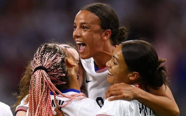 259億円男の美人妻が金メダル　応援行けずも…夫が明かす舞台裏「ストレスは多かったけど」