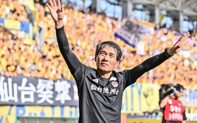 【J2仙台・森山佳郎監督インタビュー(5)パッションの男が前半戦に見せたアプローチとは】今季のスローガン通り、情熱に満ち溢れた指導。「ただ、ヤス（遠藤）には話が長いと言われます（苦笑）」