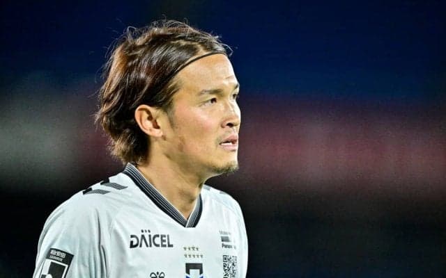 「いやいや、入ってるやん」G大阪FW宇佐美貴史の“あと1ミリ”クロスバー直撃の幻ゴールが紛糾！「あと数センチ数ミリ」「ゴールラインテクノロジー導入はよ」の声