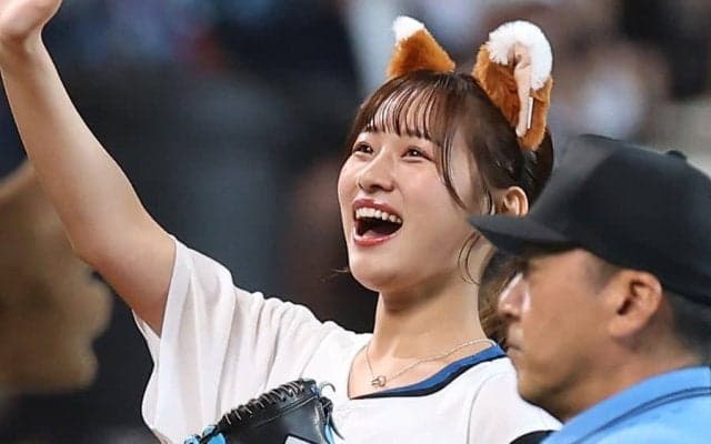 「ゆあゆあバッテリー」まさかの実現にファン歓喜　きつね耳の19歳“100万人美女”が「かわいい」