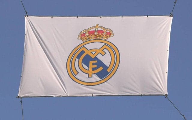 「発表方法として最高」ジダン氏がお披露目のレアル3rdユニフォームはダークグレー！ アディダスロゴは75周年を記念したトレフォイルに「今季のアディダスは良い感じ」