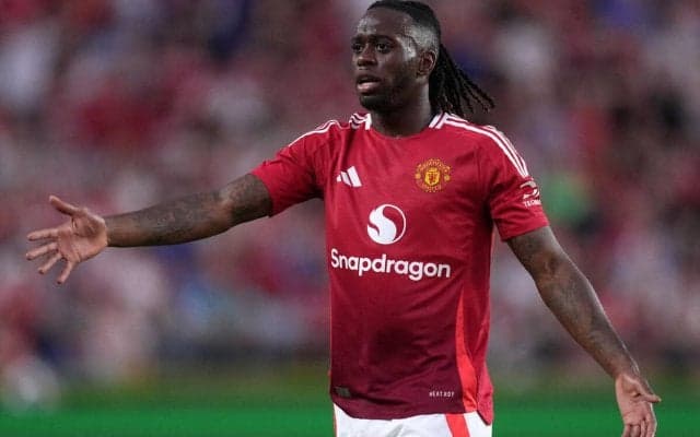 ウェストハムがワン＝ビサカと7年契約！ 地元クラブへユナイテッドから完全移籍で加入「僕にとって当然のことだった」