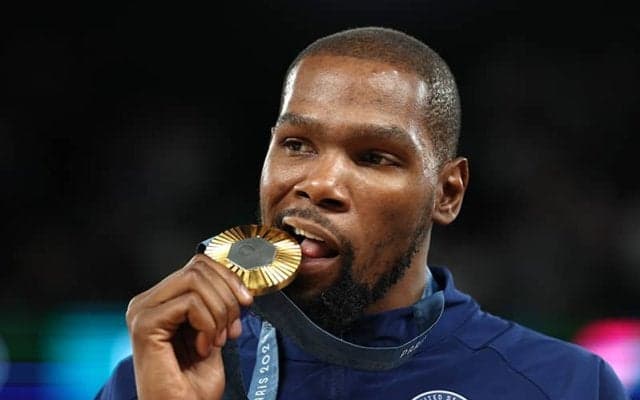 パリ土産は金メダルだけじゃなかった…デュラントがサッカーの強豪PSGの少数株主に