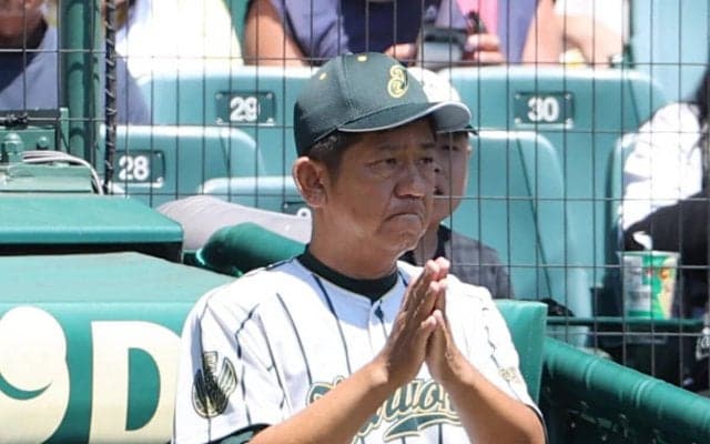 【夏の甲子園】強豪復活を託された鶴岡東の佐藤俊監督　負け続けるなかで得られた「気づき」