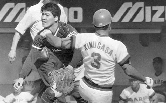 長嶋一茂がヤクルトに入団した際、監督の関根潤三は「お坊っちゃまに打たせてやってくれ」と若菜嘉晴に懇願した