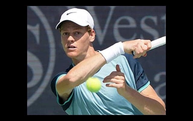  シナー 苦手大会で初戦突破 