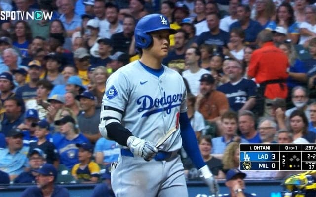 危ない！ 大谷翔平の\"折れたバット\"がピッチャーを強襲…「すれすれ」「すごい折れ方w」驚愕の瞬間