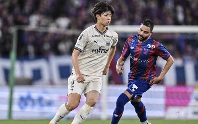 「美しい守り」身長192cmのパリ五輪代表DFが見せJ1での対強力ブラジル人FWを封じた完璧スライディング守備が大反響！「近々海外の予感もする」「海外秒読みか」の声