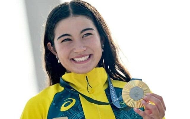 14歳スケボー女子選手が金メダリストの“特権”使わず「あなたは今までで一番可愛いわ」地元メディアが魅了された理由とは