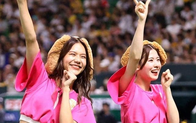 “変身した”美女チアが「可愛くて泣いた」　耳揺らしワンワン…限定ダンスが「破壊力ヤバい」