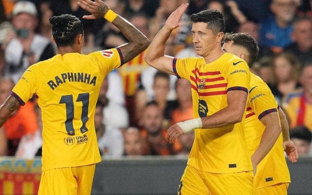 バルセロナが苦しみながらもフリック新体制初陣飾る！　レヴァンドフスキのドブレーテで難所メスタージャで逆転勝ち【ラ・リーガ】