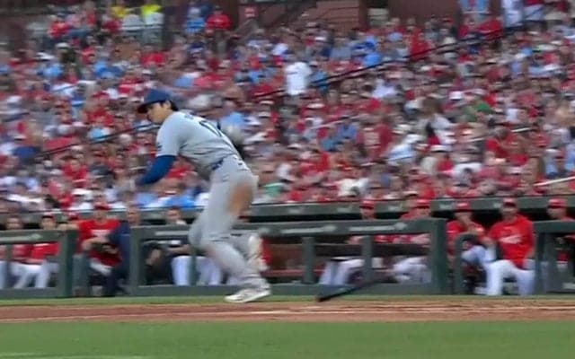 大谷翔平、第2打席は“振り逃げ”で出塁→37個目の盗塁成功で年間48.3盗塁ペース