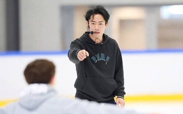 高橋大輔コーチがフィギュアスケート期待の若手に伝えた細部の美学「地味な練習を始めまーす」