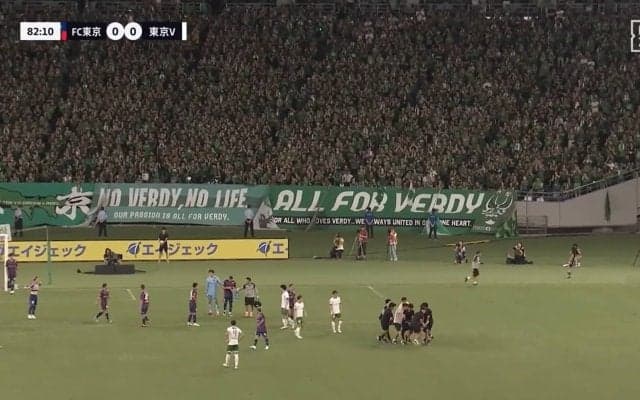 「敵味方関係ない声援が素晴らしい」シュート直撃、意識を失い救急搬送のFC東京・森重真人に両チームサポーターから祈りの大声援「無事であってくれ」