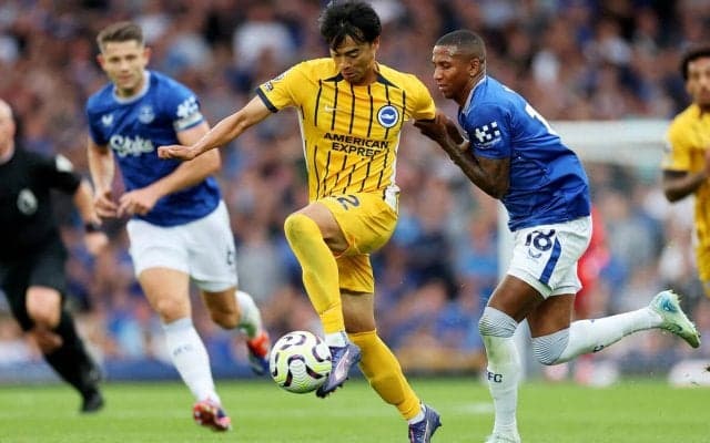 「特別な才能の持ち主」開幕戦ゴールの三笘薫を元イングランド代表の同僚が称賛、プレミア15年連続ゴールのFW「前向きな要素がたくさん」