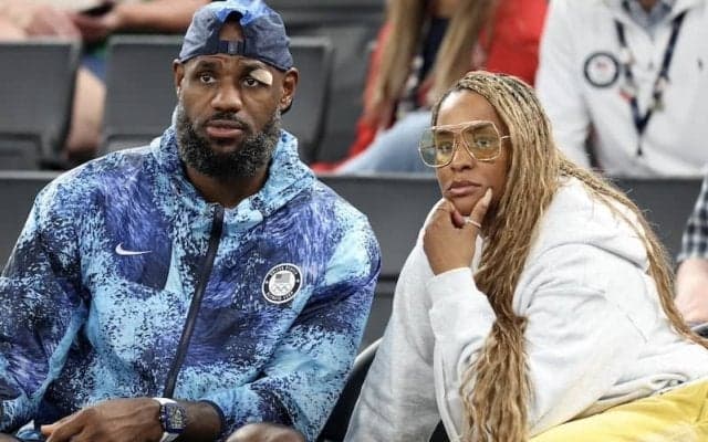 パリ五輪を終えたレブロンが妻サバンナの存在を称賛「僕の美しい妻が真のMVPだ」